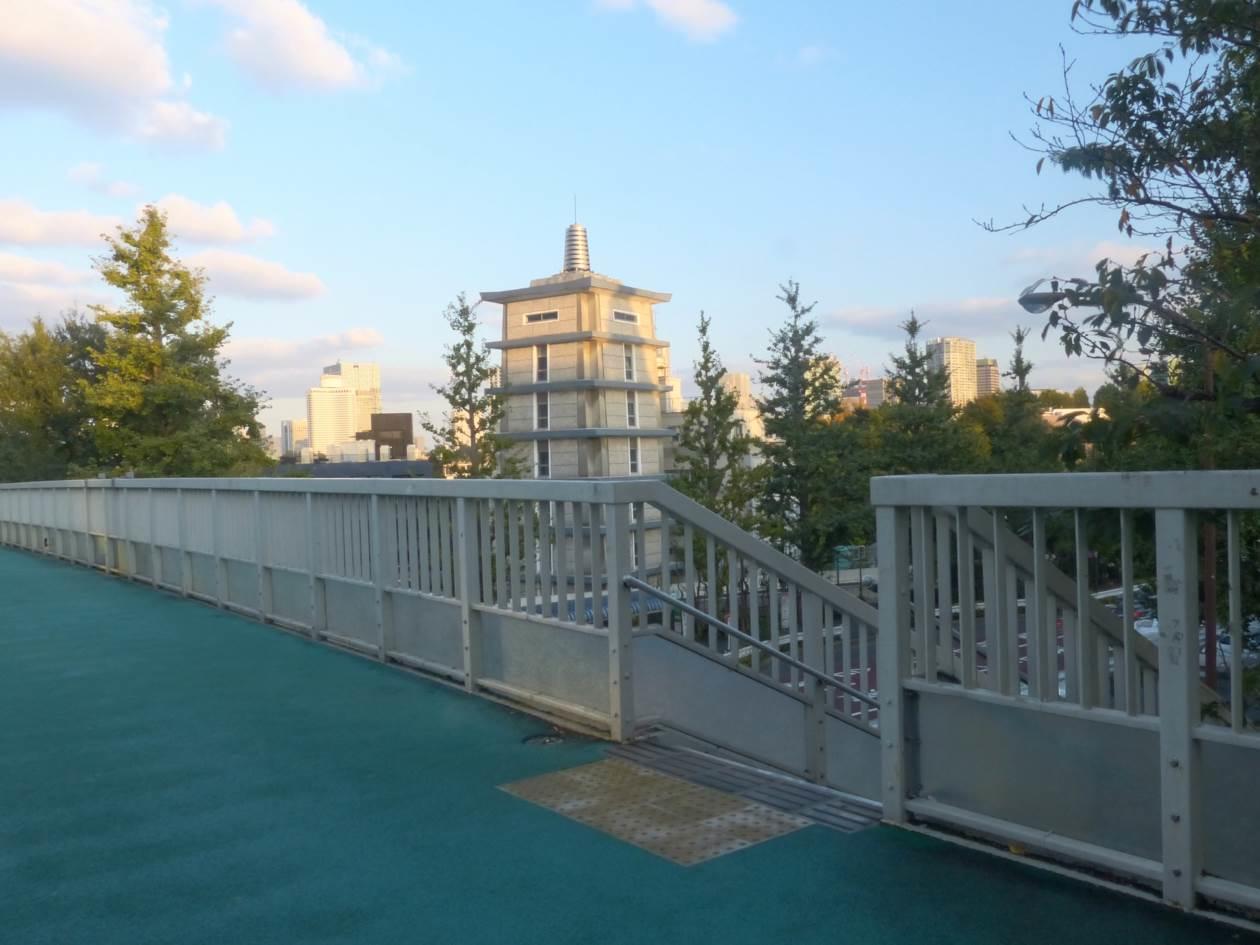 信濃町歩道橋 画像1
